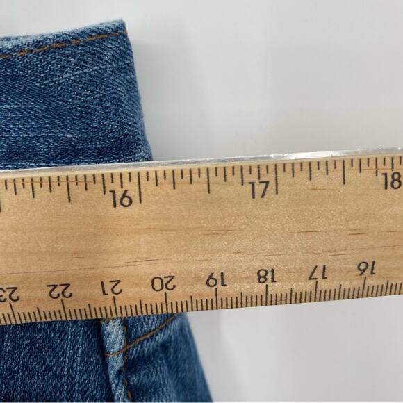 L.L. Bean Woman’s Vintage Jeans Classic Cut Slightly Tapered Leg 12 - Picture 4 of 6